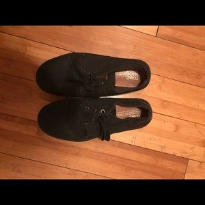 Toms shoes
